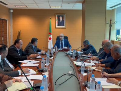 تحضيرات الدخول الاجتماعي محور اجتماع بوزارة التجارة الداخلية