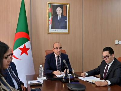 لقاء افتراضي  مع طلبة الجالية المقيمين بمنطقة أوروبا الشمالية 