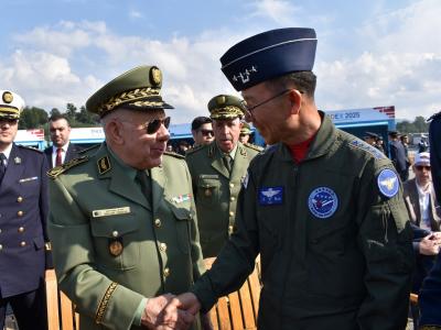 Le Général d’Armée Chanegriha assiste en République de Corée à une exhibition aérienne dans le cadre de l'ADEX-2025
