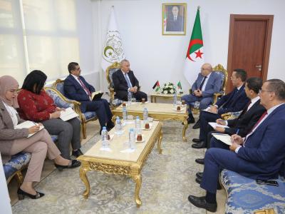 صناعة صيدلانية: بحث سبل تعزيز التعاون الجزائري-الأردني