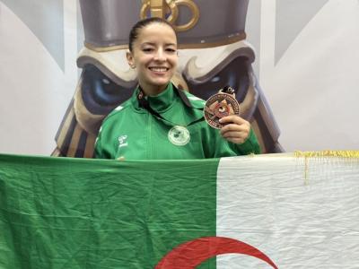 Louiza Abouriche avec sa belle médaille de bronze
