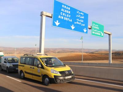 Le ministre des Travaux publics procède à la mise en service du tronçon routier Djendel-Hannacha