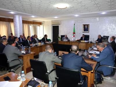 نقل: السيد سعيود يأمر بتعزيز الوقاية في الطرقات وتسريع عصرنة الموانئ  والمطارات 