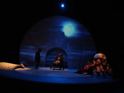 العرض الشرفي "مفارقة" للمسرح الجهوي بالعلمة يمتع جمهور الفن الرابع