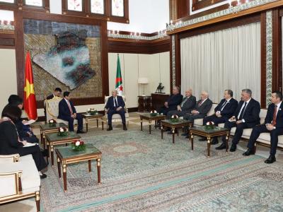 رئيس الجمهورية يستقبل الوزير الأول الفيتنامي  44