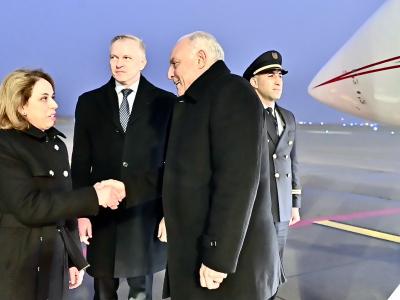 بتكليف من رئيس الجمهورية، السيد عطاف يحل بسلوفاكيا في زيارة رسمية