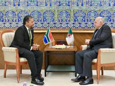 السيد عطاف يستقبل نائب وزير العلاقات الدولية والتعاون لجمهورية جنوب إفريقيا