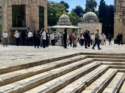 عشرات المستعمرين الصهاينة يقتحمون المسجد الأقصى المبارك 