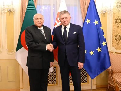 عطاف يستقبل من طرف رئيس الوزراء السلوفاكي