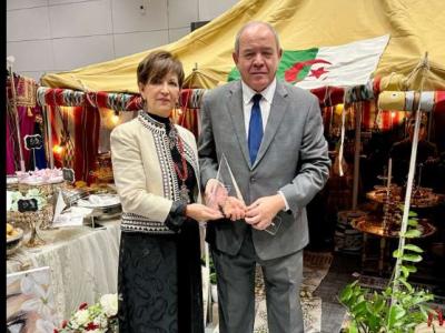 الفعاليات الثقافية بواشنطن: الجزائر تفوز بجائزة أفضل جناح في المجموعة  العربية 