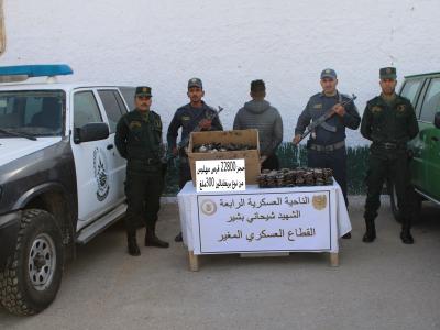  إحباط محاولات إدخال أزيد من 26 قنطارا من الكيف  المعالج عبر الحدود مع المغرب خلال أسبوع 