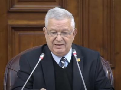 عزوز  ناصري 