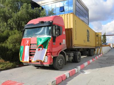 تصدير أول شحنة من المواد الصيدلانية نحو الصين وسلطنة عمان