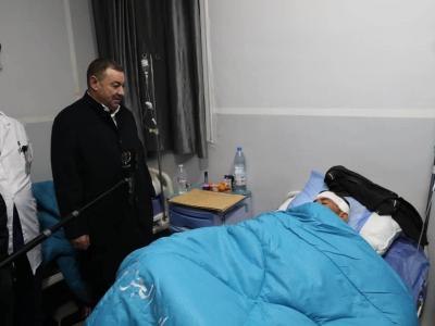 Sayoud et Aït Messaoudene s’enquièrent de l’état des blessés de l'accident d’un bus à Beni Abbes