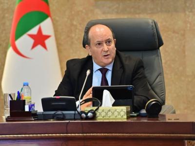 الوزير الأول يشرف على تنصيب المجلس الوطني للمكننة الفلاحية تنفيذا لتوجيهات رئيس الجمهورية