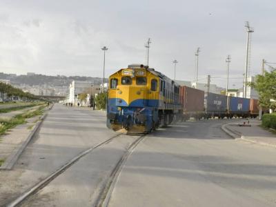 نقل الحاويات بالقطار 