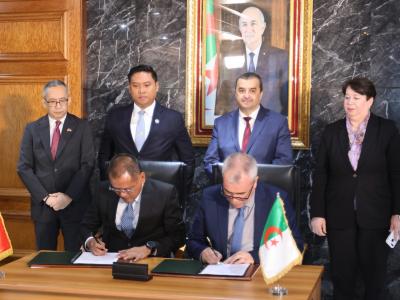 الجزائر/ أندونيسيا: التوقيع على مذكرة تفاهم في مجال الفوسفات
