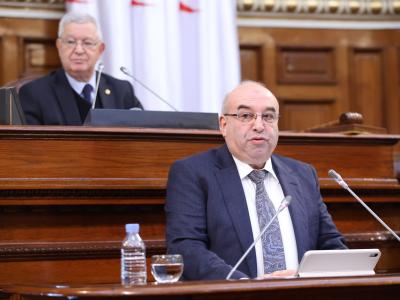 صناعة صيدلانية: اطلاق العديد من المشاريع لإنتاج المواد الأولية  (قويدري)