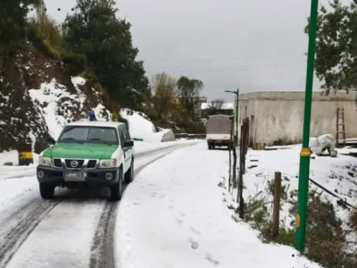 طرق مقطوعة في العديد من ولايات الوطن بسبب تراكم الثلوج وارتفاع منسوب المياه 