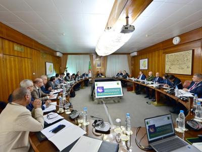 سيفي غريب يترأس اجتماعا وزاريا مشتركا حول تموين السوق الوطنية خلال شهر رمضان