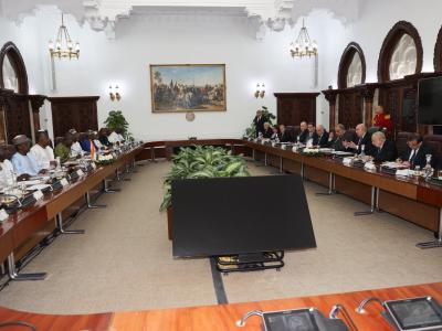 محادثات موسعة الجزائر النيجر