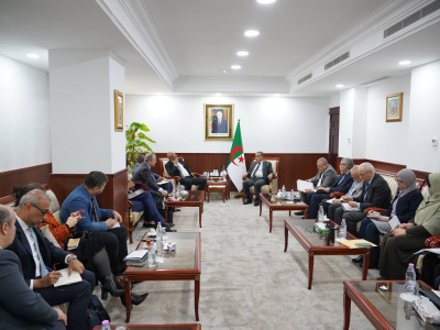 عجال يستقبل وفدا من مؤسسة التمويل الدولية 