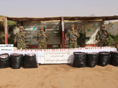 الجيش الوطني الشعبي : إحباط محاولات إدخال أزيد من 5ر4 قنطارا من الكيف  المعالج عبر الحدود مع المغرب خلال أسبوع 