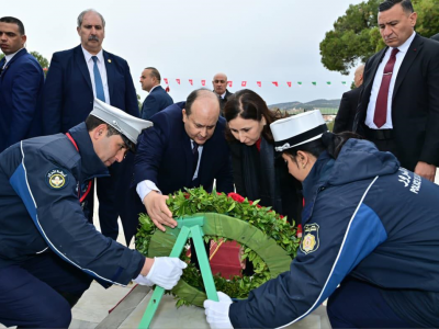 غريب يترحم  رفقة رئيسة الحكومة التونسية على أرواح شهداء أحداث ساقية  سيدي يوسف