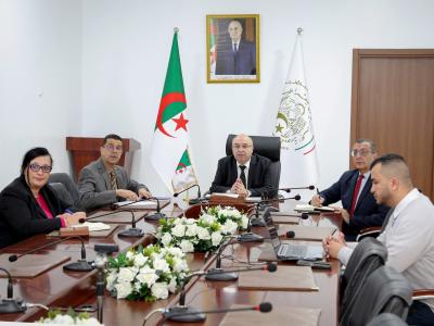 وزير الصناعة الصيدلانية