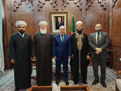 بلمهدي يستقبل وفدا من العلماء والمشايخ المشاركين في الملتقى الدولي للدروس المحمدية