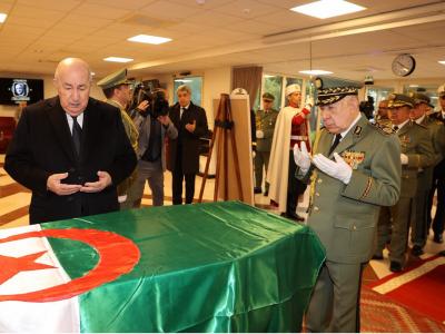 رئيس الجمهورية يتنقل إلى المستشفى العسكري "محمد الصغير نقاش" لإلقاء نظرة  على جثمان المجاهد اليامين زروال