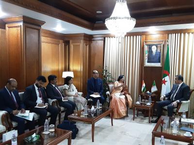 الجزائر والهند تبحثان تعزيز التعاون في المحروقات والمناجم وتحلية مياه البحر