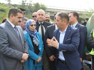 دربال يعاين موقع العطب المسجل بالقناة الرئيسية  لنظام  تحويل مياه الشرب ببودواو