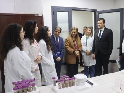  ياسين وليد يتفقّد مشروع البنك الوطني للجينات بالعاصمة