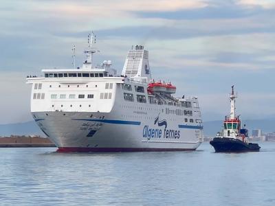 سفينة طارق بن زياد 