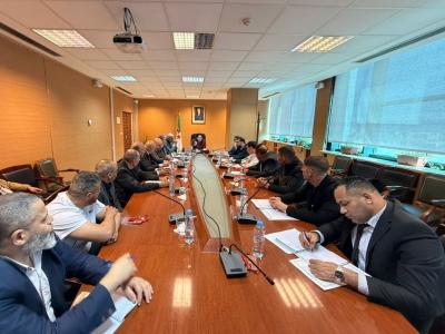 La ministre du Commerce intérieur examine avec les mandataires-grossistes l'organisation des marchés de fruits et légumes