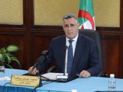 Lounès Bouzegza, ministre de l'Hydraulique