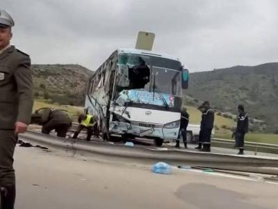 حادث انحراف حافلة سياحية جزائرية بتونس