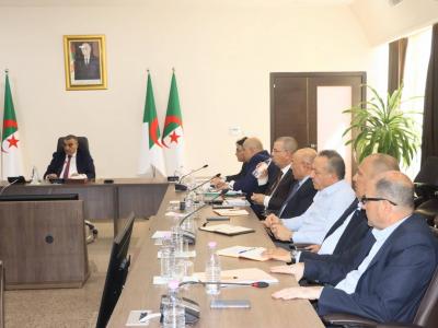 الخط المنجمي الشرقي: جلاوي يترأس اجتماعا حول تقدم أشغال مقطع بوشقوف-سوق أهراس-الدريعة