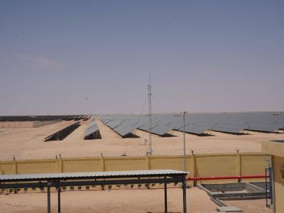 Adjal met en service une centrale photovoltaïque de 200 mégawatts à El-Meghaïer