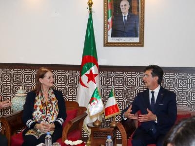 السيدة مداحي تستقبل وفد المجموعة البرلمانية للصداقة الإيطالية-الجزائرية  