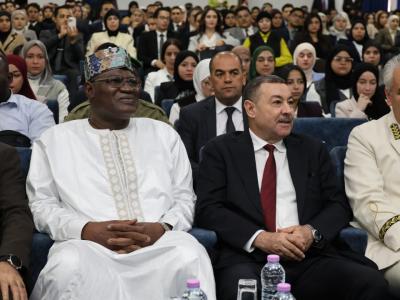 السيد سعيود ووزير الدولة وزير الداخلية والأمن العمومي النيجري في زيارة  للمدرسة الوطنية للإدارة