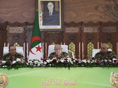 الفريق أول السعيد شنڨريحة، الوزير المنتدب لدى وزير الدفاع الوطني، رئيس أركان الجيش الوطني الشعبي، يشرف على مراسم التنصيب الرسمي لمدير المدرسة العليا الحربية الجديد