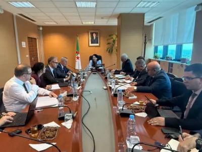 وزيرة التجارة الداخلية تستقبل وفدا عن صندوق النقد الدولي