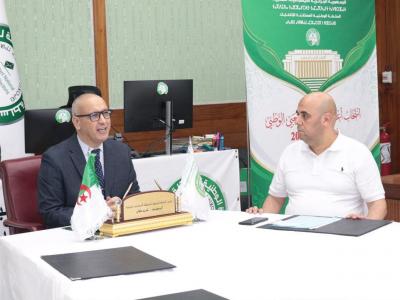 خلفان يشرف على متابعة بداية عملية الاقتراع  بالمكاتب المتنقلة بولايات الجنوب
