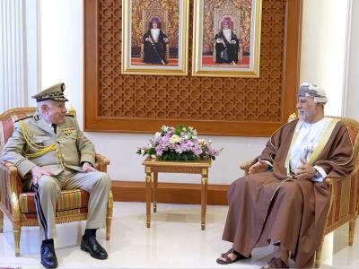 الفريق أول السعيد شنقريحة يستقبل بمسقط من قبل نائب رئيس الوزراء لشؤون  الدفاع في سلطة عمان 
