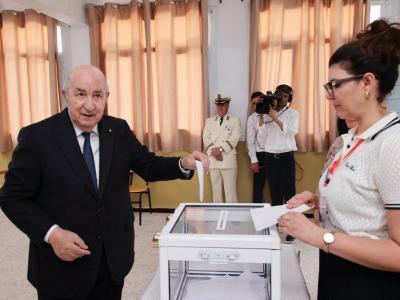Le président de la République accomplit son devoir électoral