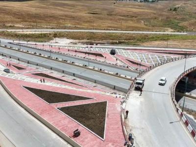الذكرى الـ64 للاستقلال: وضع حيز الخدمة وإطلاق مشاريع طرق جديدة عبر مختلف ولايات الوطن