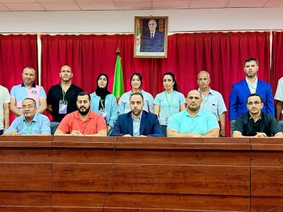Hachemi Athmane avec les membres de son bureau fédéral