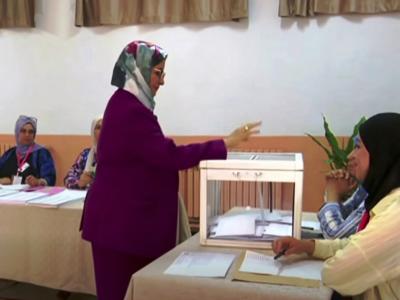 تشريعيات: حرم رئيس الجمهورية تؤدي واجبها الانتخابي 